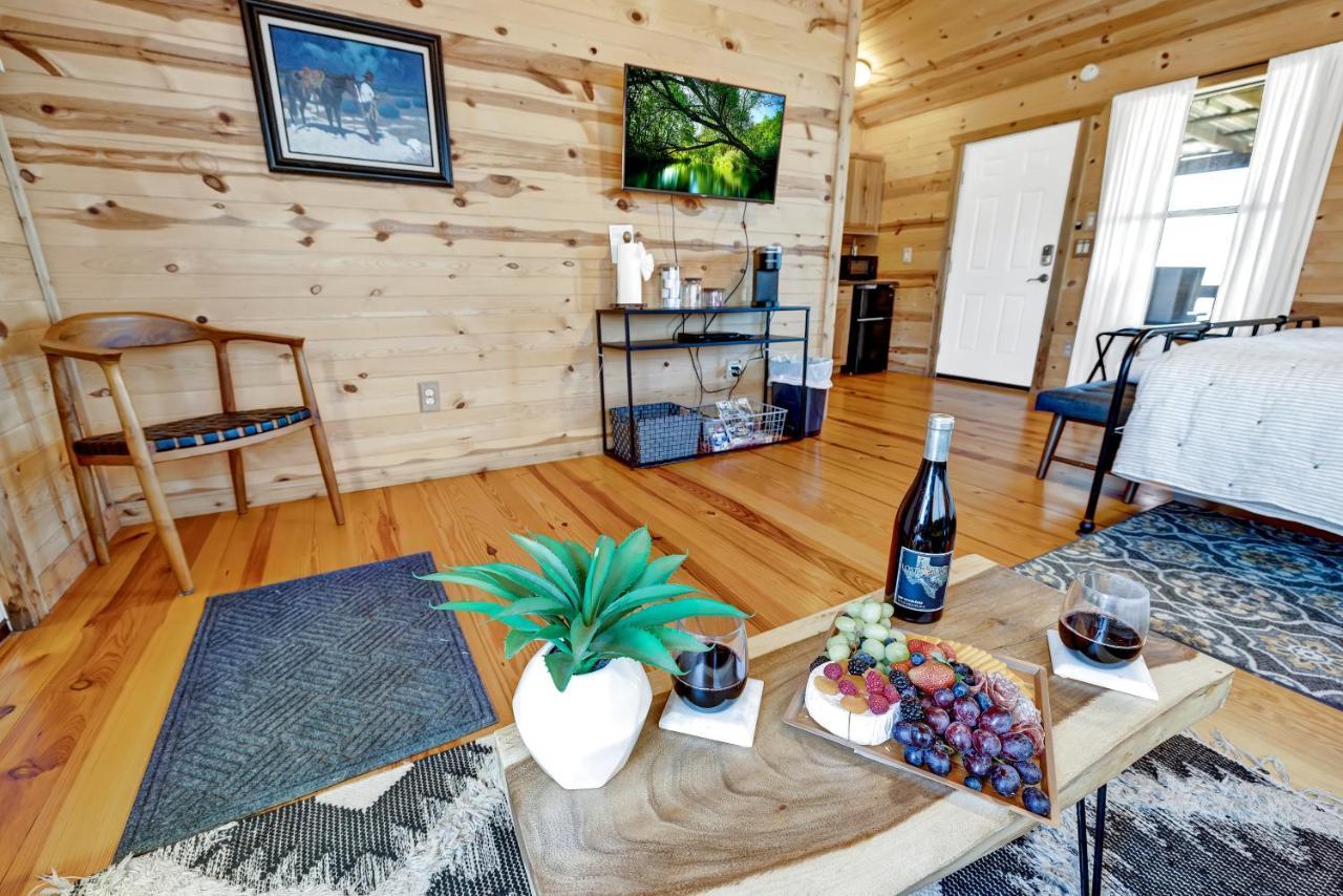 Rocky Ridge Cedar Cabin With Hot Tub & Amazing Views Crabapple Exteriér fotografie