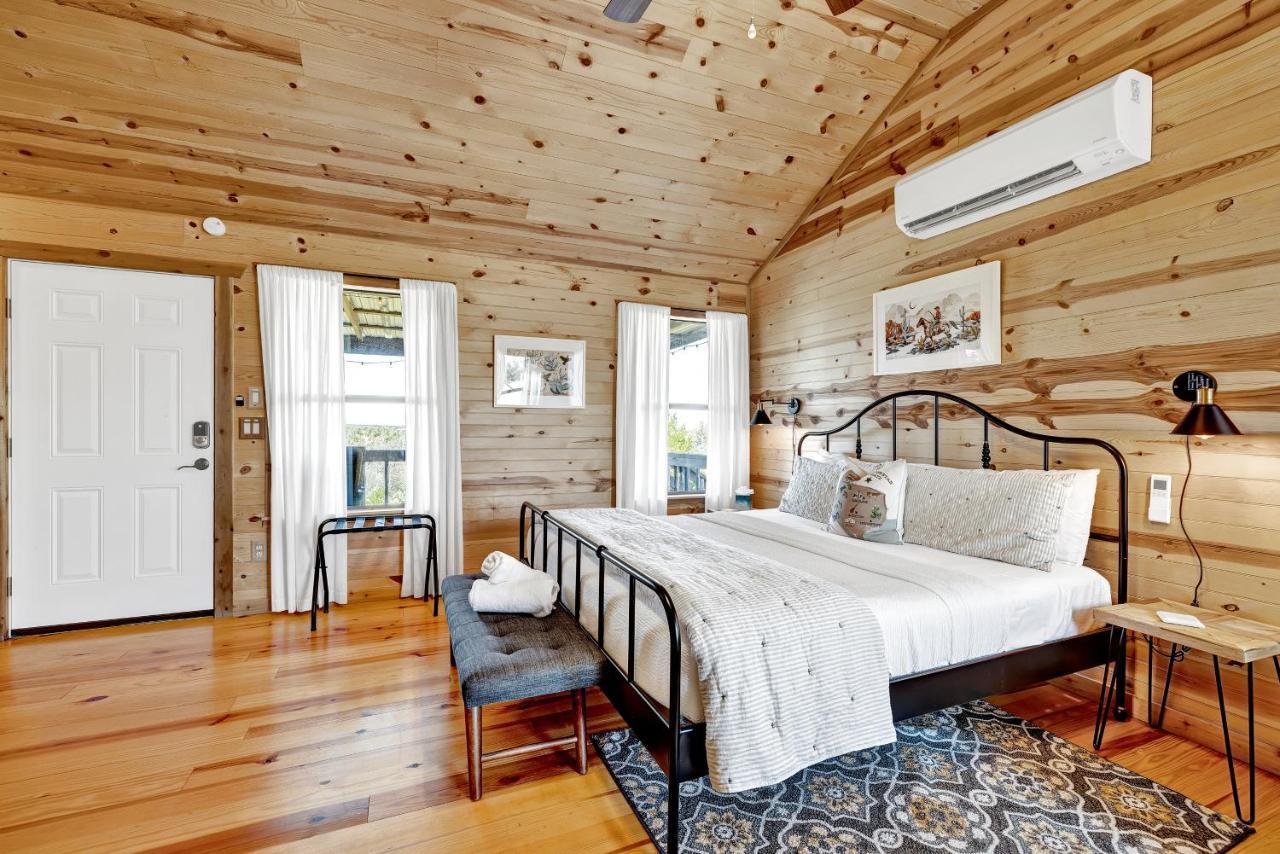 Rocky Ridge Cedar Cabin With Hot Tub & Amazing Views Crabapple Exteriér fotografie