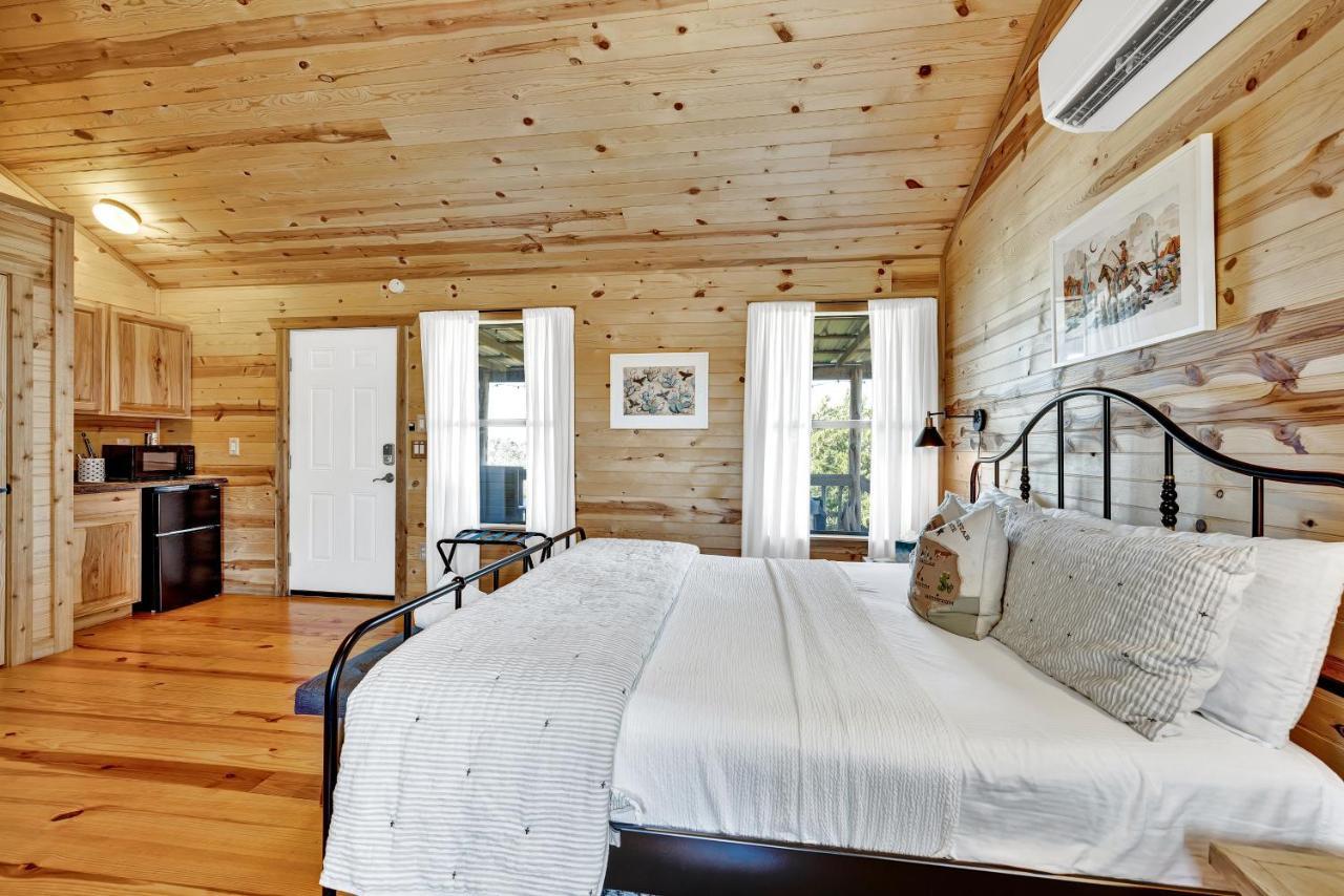 Rocky Ridge Cedar Cabin With Hot Tub & Amazing Views Crabapple Exteriér fotografie