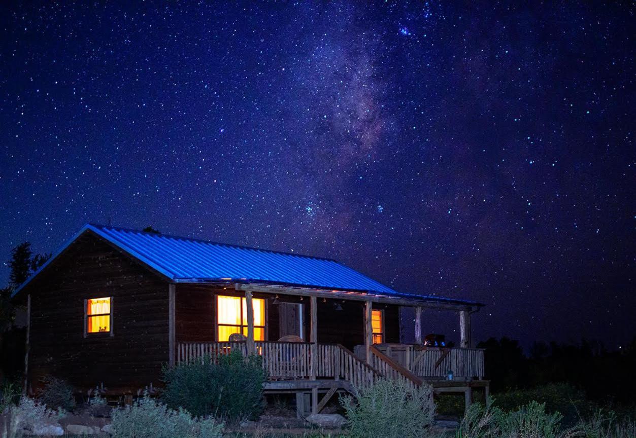 Rocky Ridge Cedar Cabin With Hot Tub & Amazing Views Crabapple Exteriér fotografie